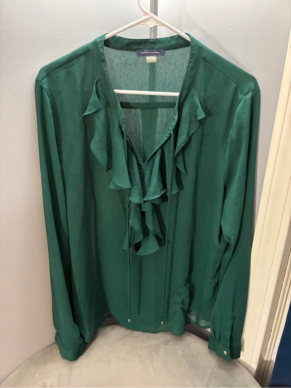 Tommy Hilfiger Women’s Deep Green Ruffle V-Neck Blouse